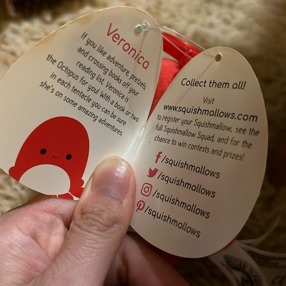 Squishmallows clip-on "Veronica." NWT - Picture 3 of 7